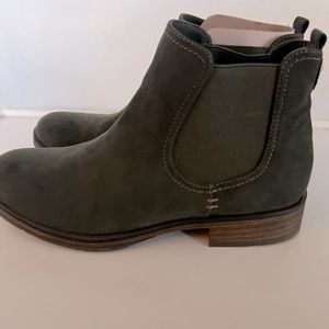 Dark green Graceland boots